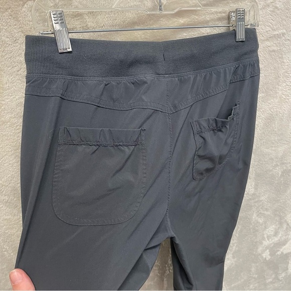 Athleta women’s gray joggers pants size 4 missing drawstring - Picture 3 of 7